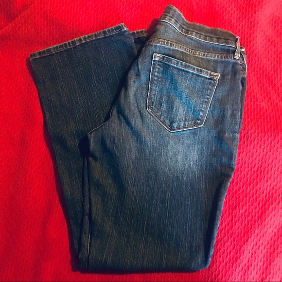 SOLD! Old Navy 8S Curvy Fit Mid-Rise Bootcut Jeans - Picture 4 of 8